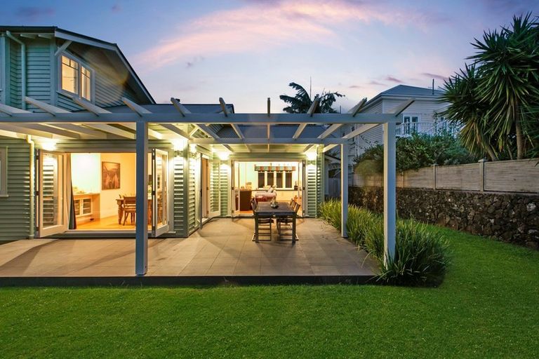 Photo of property in 3 Macky Avenue, Devonport, Auckland, 0624