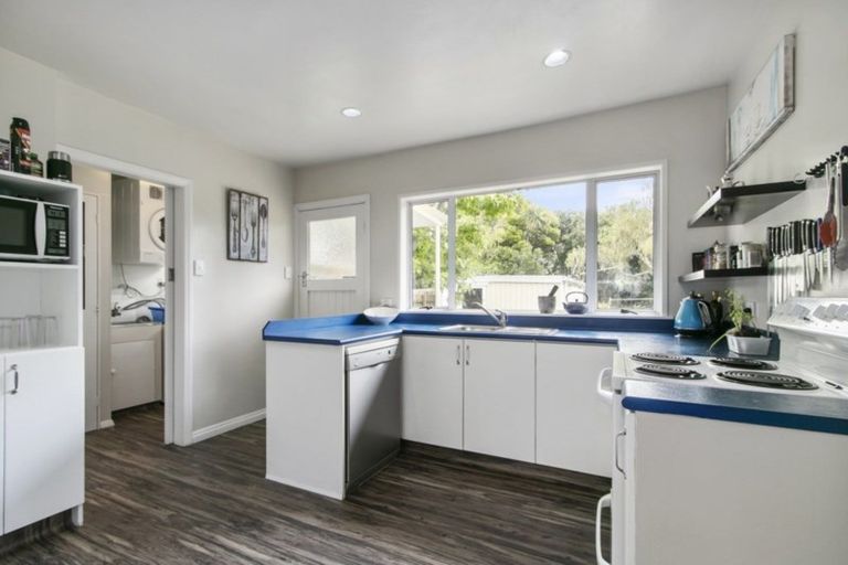 Photo of property in 4 Coast Road, Wainuiomata, Lower Hutt, 5014