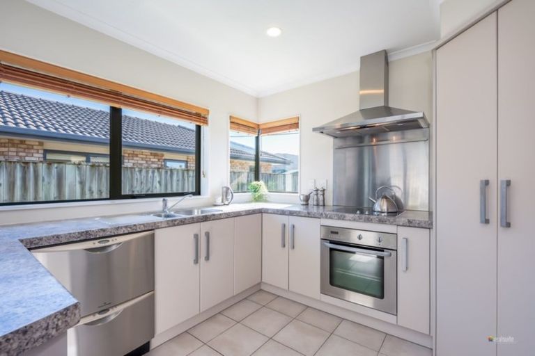 Photo of property in 24 Pinehill Crescent, Trentham, Upper Hutt, 5018