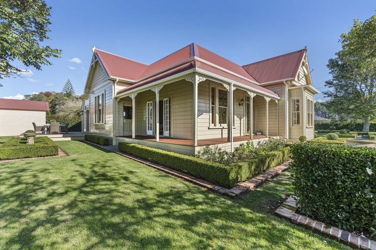 Photo of property in 137 Egmont Road, Hillsborough, New Plymouth, 4372