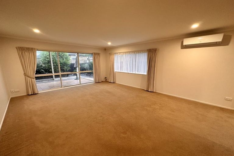 Photo of property in 18 Dan Tori Place, Orewa, 0931