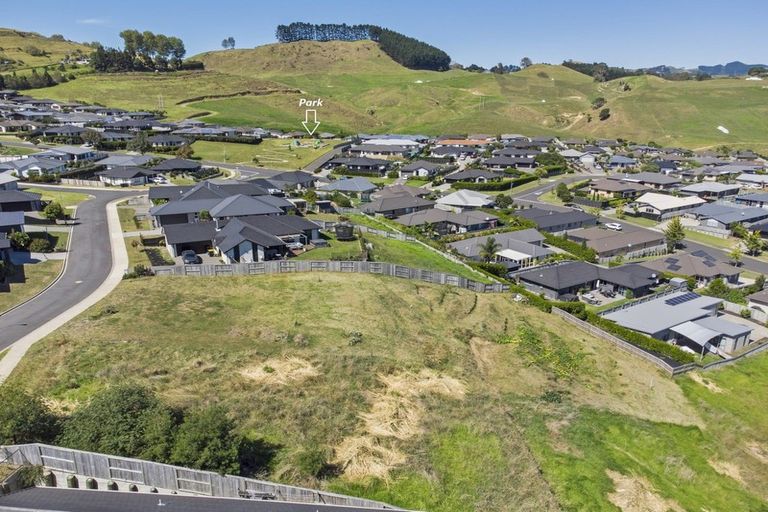 Photo of property in 27 Moira Close, Welcome Bay, Tauranga, 3175