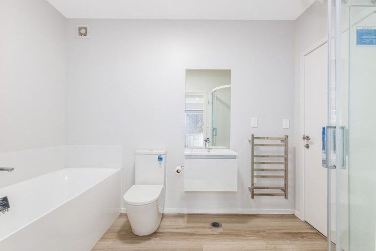 Photo of property in 5 Kohu Way, Whitby, Porirua, 5024