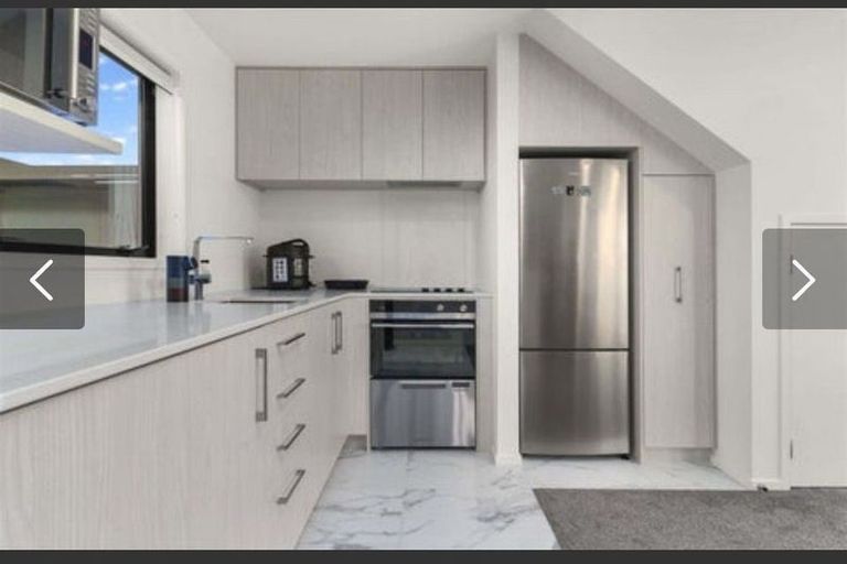 Photo of property in 2/137 View Road, Sunnyvale, Auckland, 0612