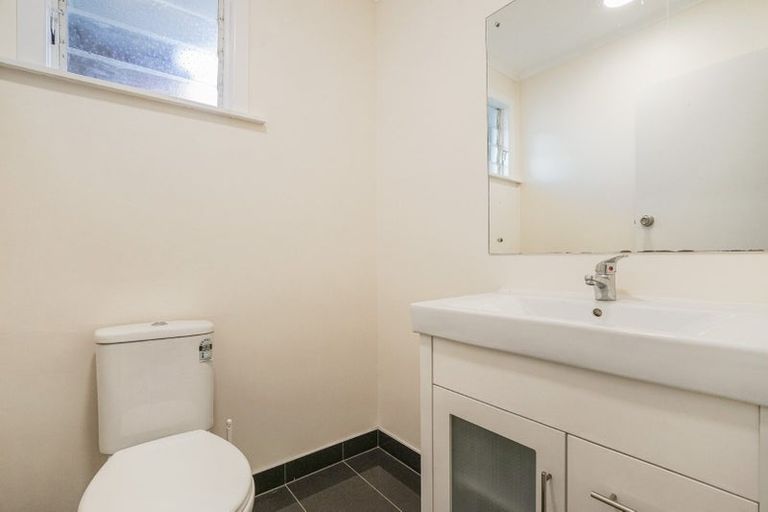 Photo of property in 1/24 Greenhaven Avenue, Opaheke, Papakura, 2113