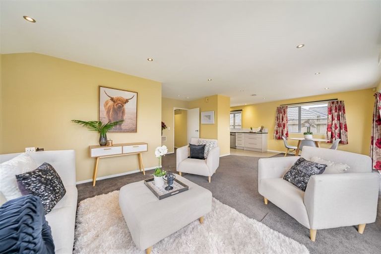 Photo of property in 16 Mcewen Crescent, Riverstone Terraces, Upper Hutt, 5018