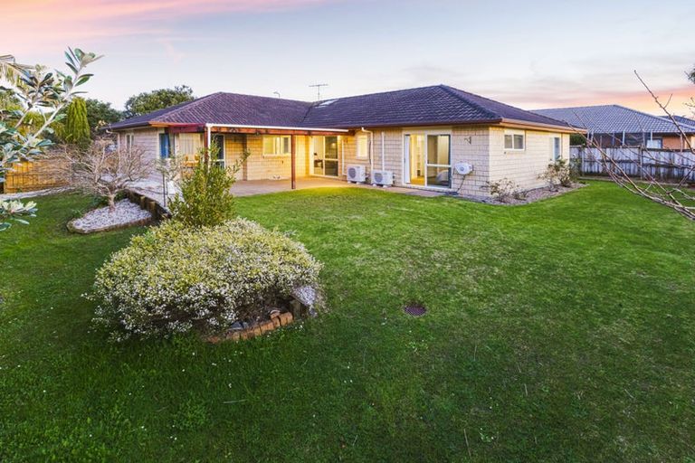 Photo of property in 35 Croftview Road, Wattle Downs, Auckland, 2103