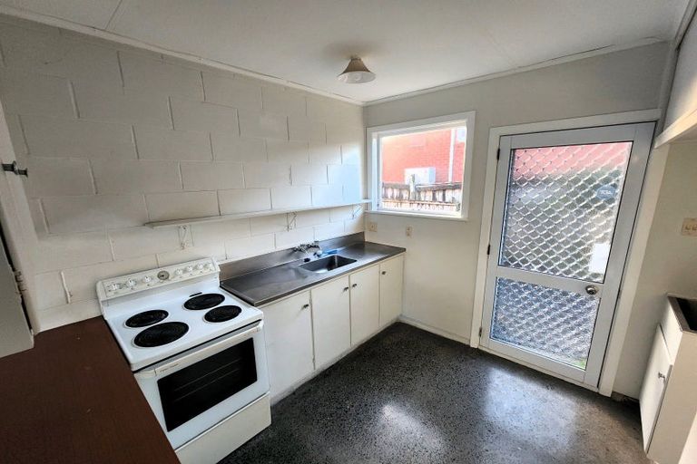 Photo of property in 3b Duke Place, New Plymouth, 4310