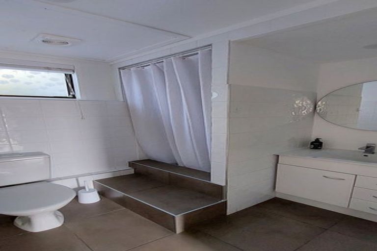 Photo of property in 5 Reynolds Place, Torbay, Auckland, 0630