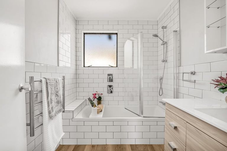 Photo of property in 7 Panzic Place, Glen Eden, Auckland, 0602