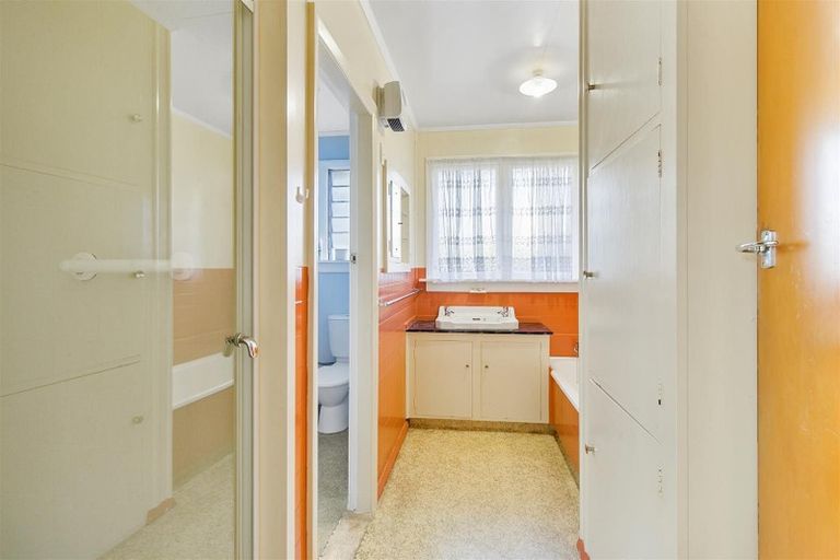 Photo of property in 3 Point Bush Road, Waimate, 7924