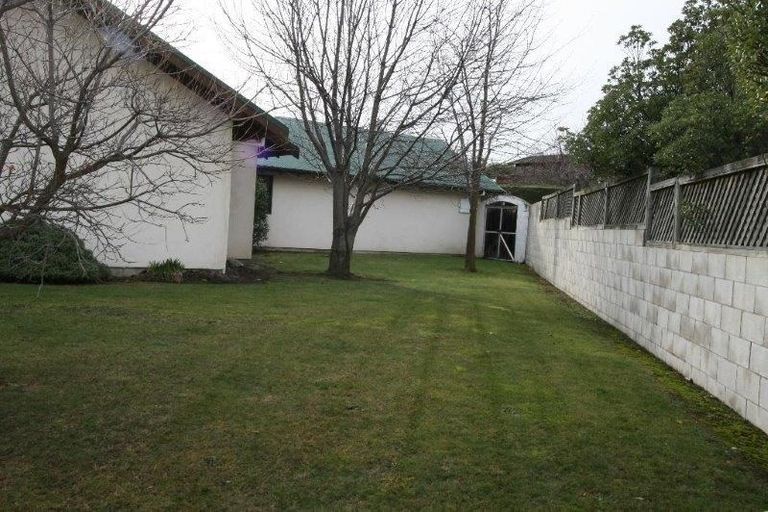 Photo of property in 4a Roto Place, Wanaka, 9305