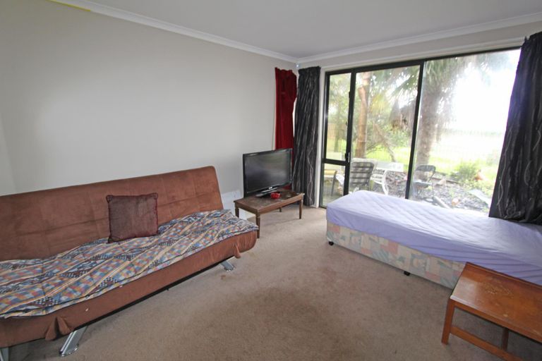 Photo of property in 5 Maraetai Place, Port Waikato, 2695