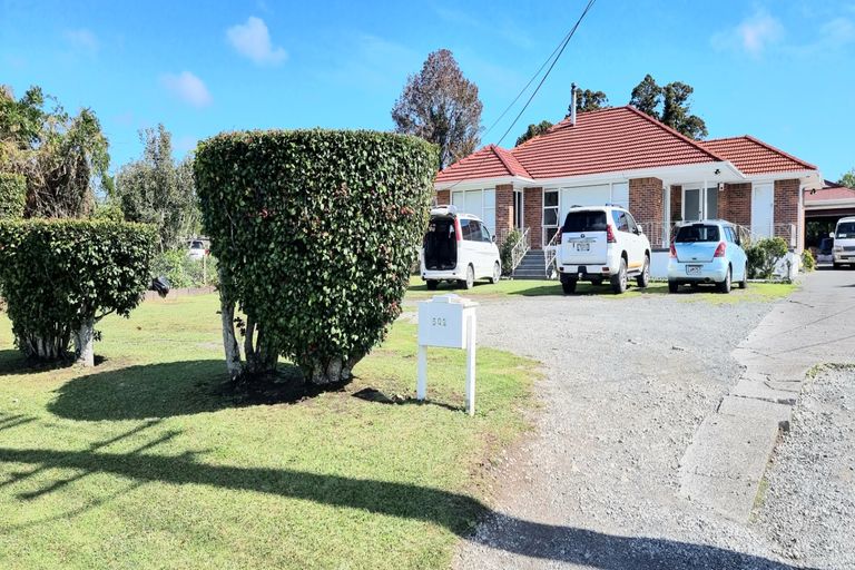 Photo of property in 502 Don Buck Road, Massey, Auckland, 0614