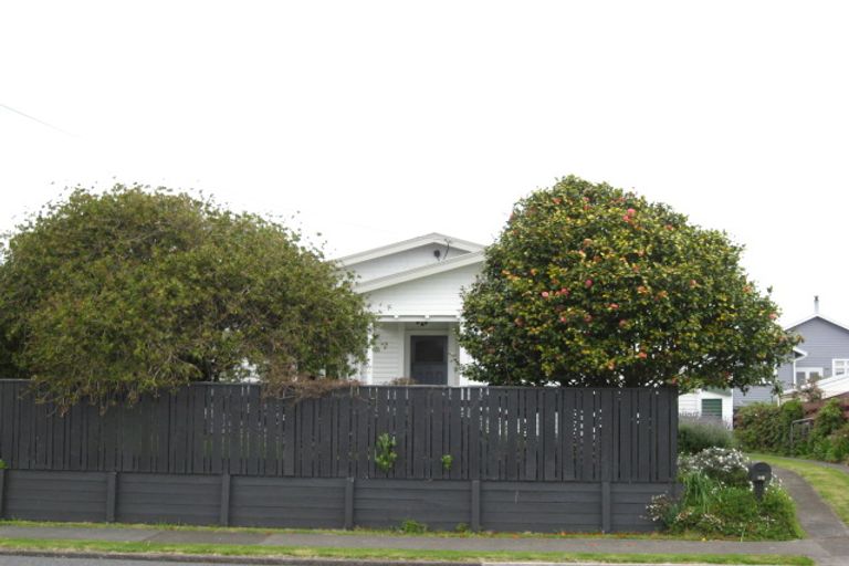 Photo of property in 22 Princes Street, Fitzroy, New Plymouth, 4312