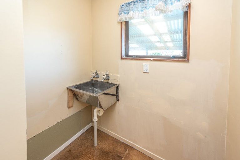 Photo of property in 35 Carson Street, Castlecliff, Whanganui, 4501