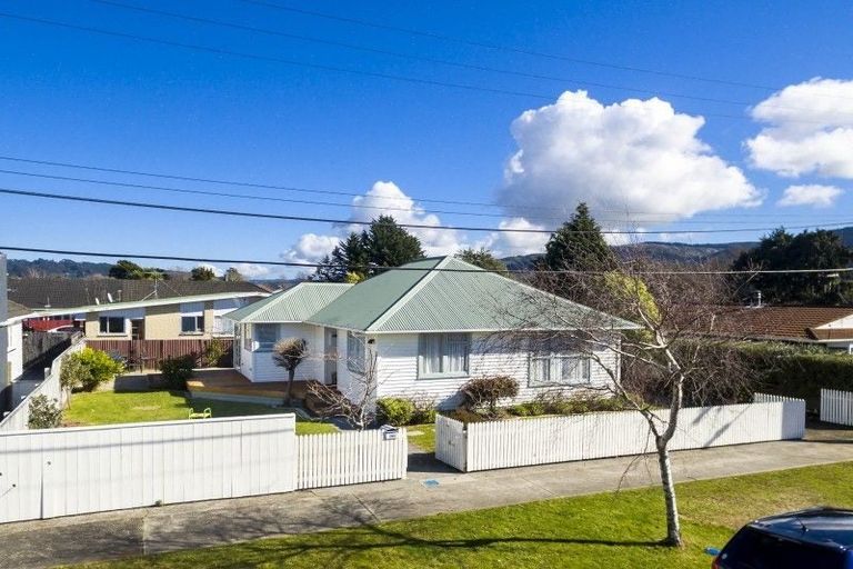 Photo of property in 30a Ranfurly Street, Trentham, Upper Hutt, 5018