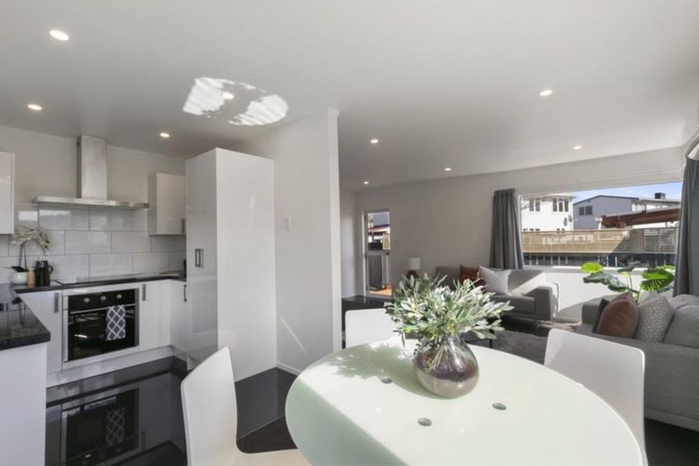 Photo of property in 15b Trevethick Grove, Woburn, Lower Hutt, 5010