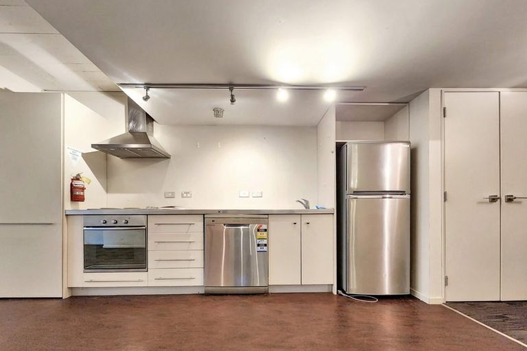 Photo of property in Vespa Apartments, 203/20 Hanson Street, Mount Cook, Wellington, 6021