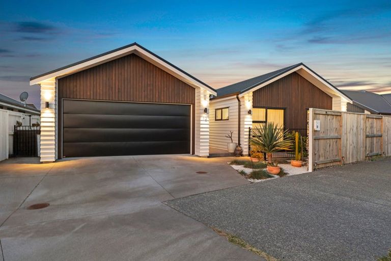 Photo of property in 12 Mida Close, Papamoa Beach, Papamoa, 3118