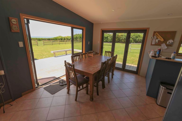 Photo of property in 37 Greenock Drive, Manukau Heads, Waiuku, 2684