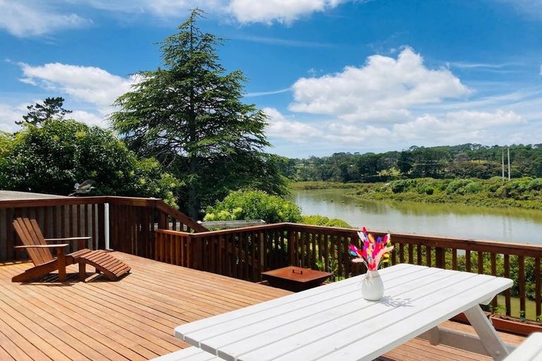 Photo of property in 18 Kent Terrace, Riverhead, 0820