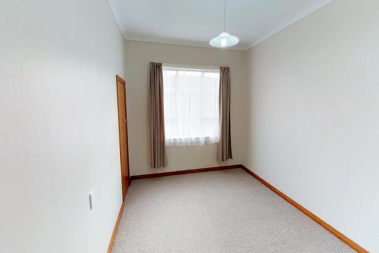 Photo of property in 21 Florence Avenue, Palmerston North, 4414