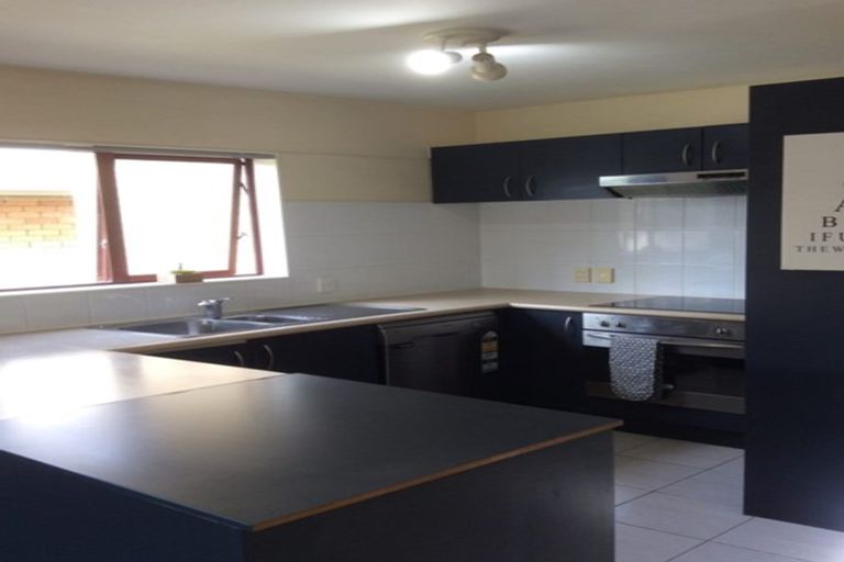 Photo of property in 16a Charlenne Close, Ranui, Auckland, 0612