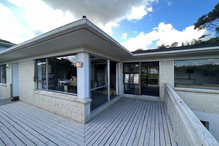 Photo of property in 2/18 Simon Ellice Drive, Bayview, Auckland, 0629