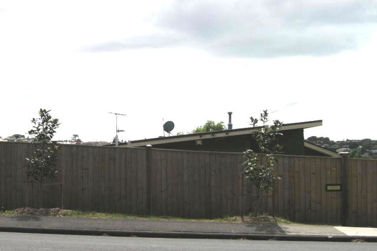 Photo of property in 3/70 Target Road, Totara Vale, Auckland, 0629
