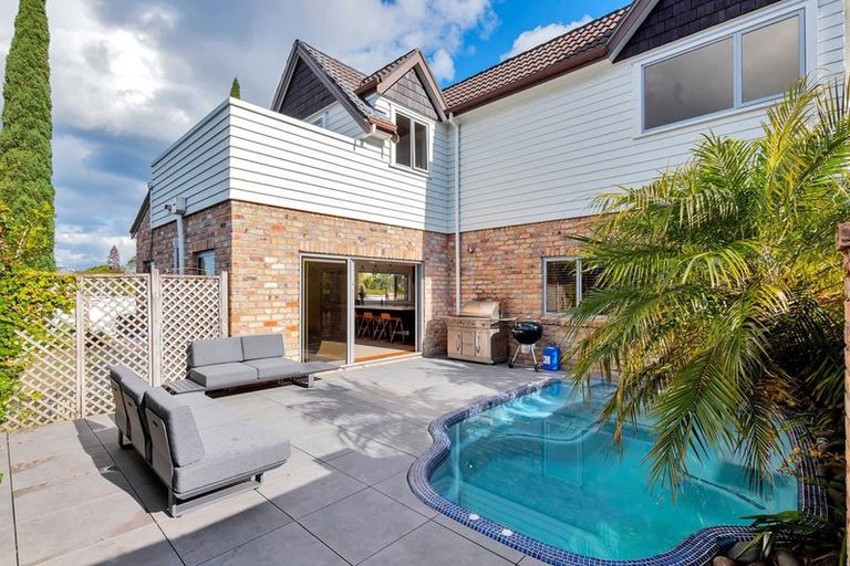 Photo of property in 16 Commodore Parry Road, Castor Bay, Auckland, 0620