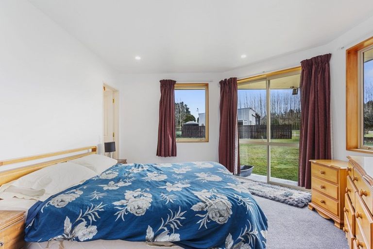 Photo of property in 1465 South Eyre Road, Swannanoa, 7476