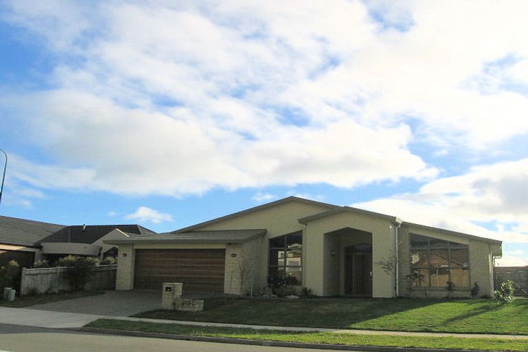 Photo of property in 174 Milne Drive, Paraparaumu, 5032