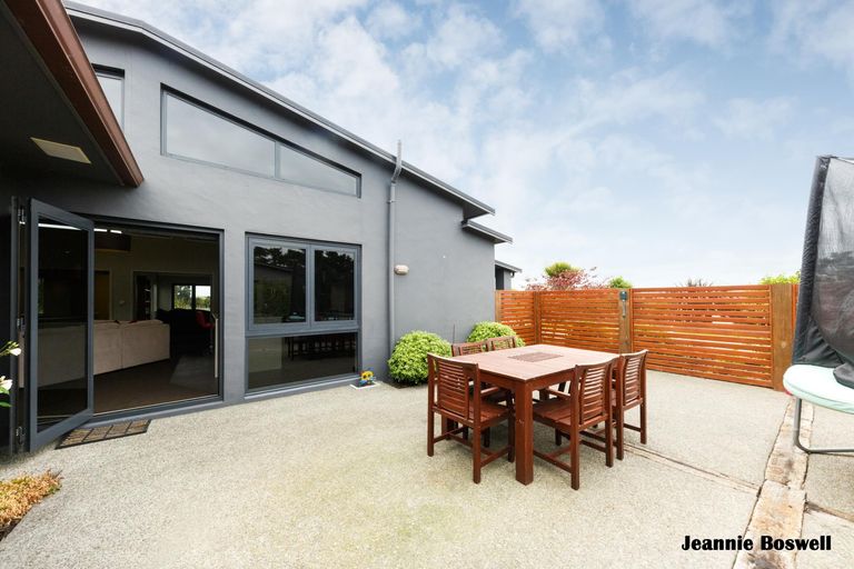 Photo of property in 5/454 Stoney Creek Road, Kelvin Grove, Palmerston North, 4470