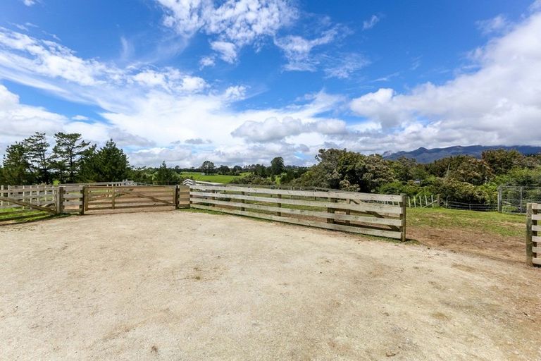 Photo of property in 1375 Carrington Road, Hurworth, New Plymouth, 4371