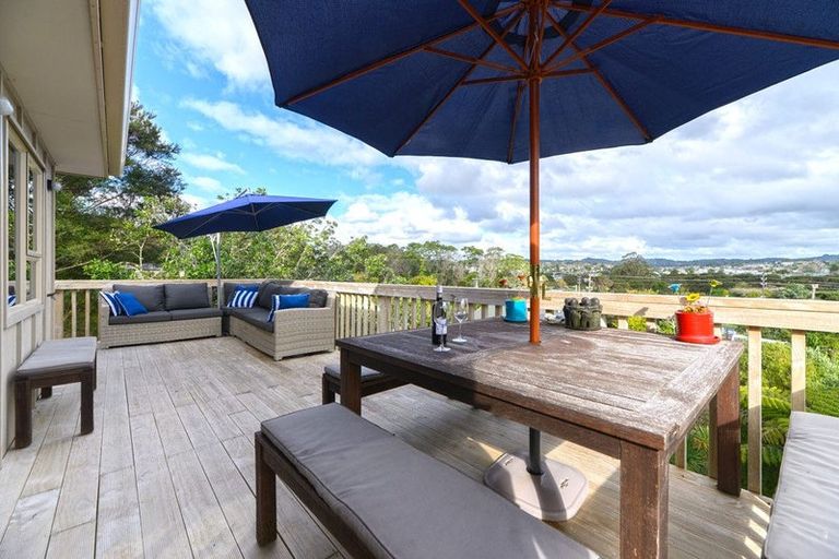 Photo of property in 57b Rangeview Road, Sunnyvale, Auckland, 0612