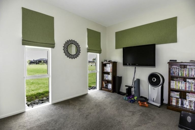 Photo of property in 26 Whitcombe Place, Darfield, 7571