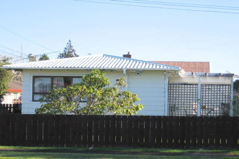 Photo of property in 1/128 Clevedon Road, Papakura, 2110