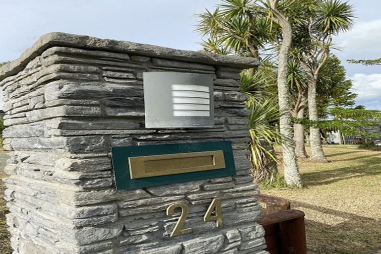 Photo of property in 24 Bickerstaffe Road, Maungaturoto, 0520