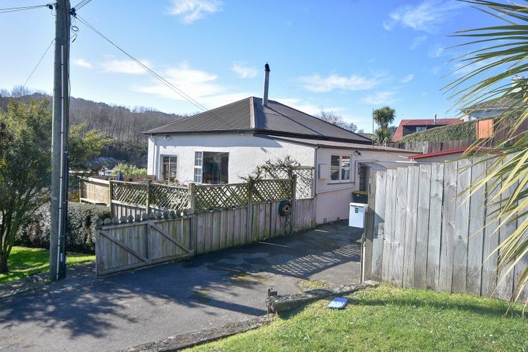 Photo of property in 2 Edinburgh Street, Green Island, Dunedin, 9018