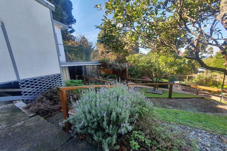 Photo of property in 80 Kauri Point Road, Laingholm, Auckland, 0604