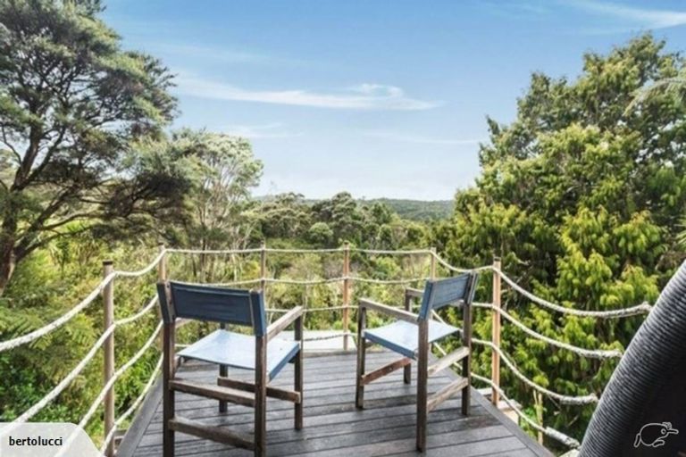 Photo of property in 81 Anawhata Road, Anawhata, New Lynn, 0772