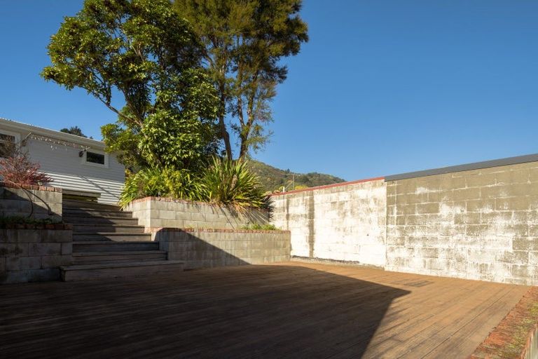 Photo of property in 76 Hampden Street, Picton, 7220