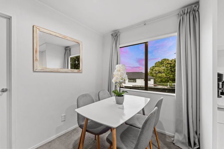 Photo of property in 2/2 Crosby Road, West Harbour, Auckland, 0618