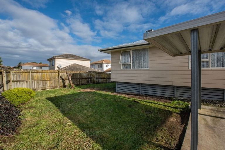 Photo of property in 41a Woodside Road, Massey, Auckland, 0614