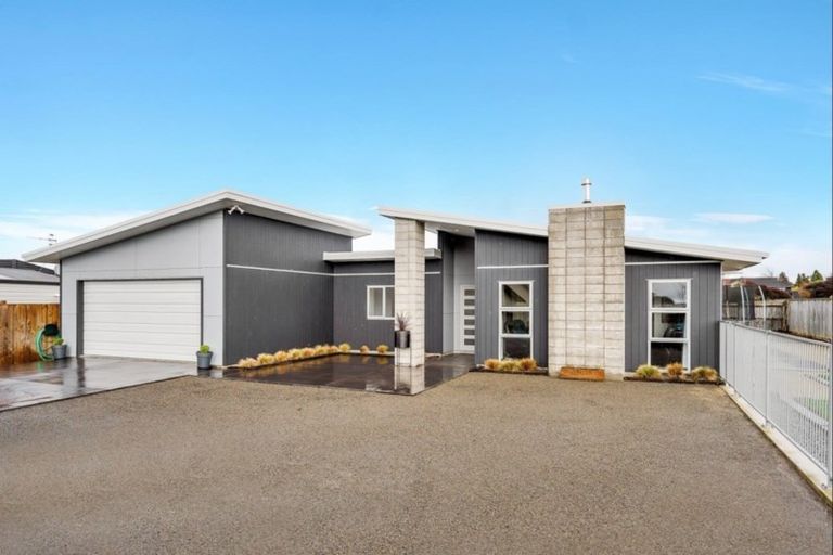 Photo of property in 21 Okarito Avenue, Levin, 5510