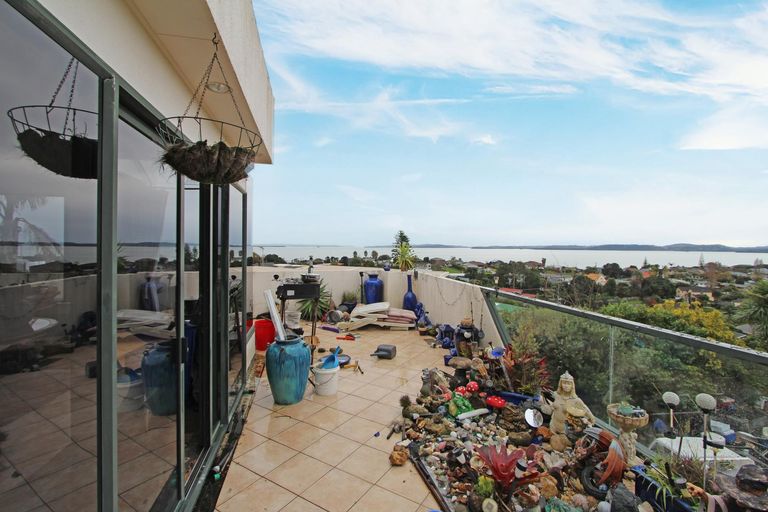 Photo of property in 5 Maraetai Place, Port Waikato, 2695