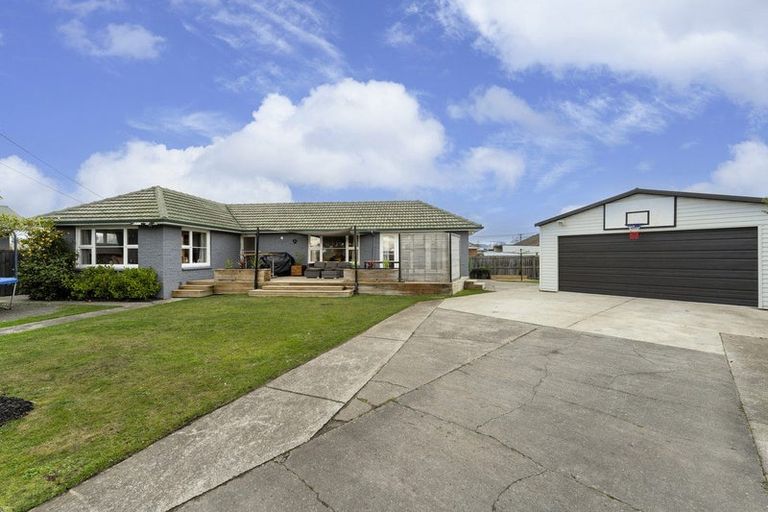 Photo of property in 9 Adrian Place, Shirley, Christchurch, 8061