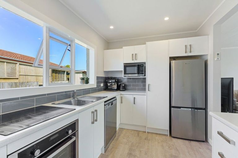 Photo of property in 30a Toru Road, Paraparaumu Beach, Paraparaumu, 5032