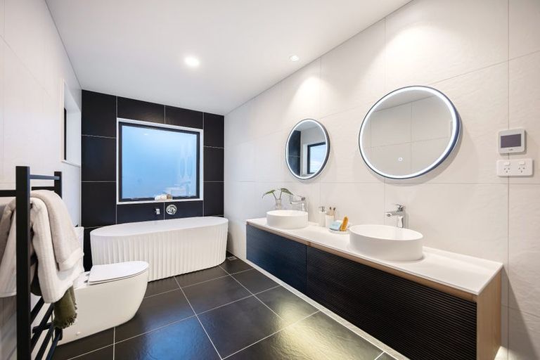 Photo of property in 15 Kumukumu Road, Long Bay, Auckland, 0630